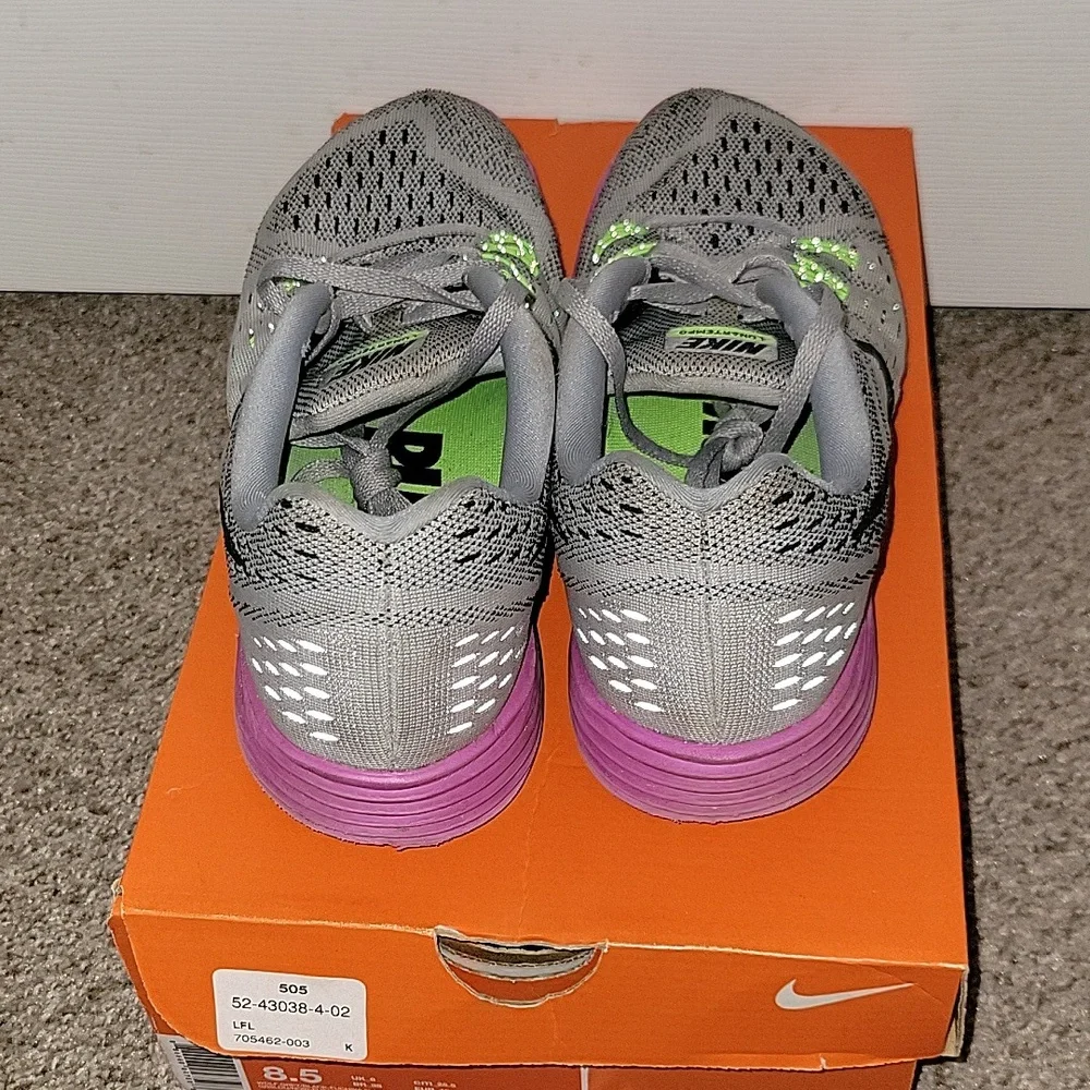 Nike running shoes womens 8.5 - Picture 4 of 5